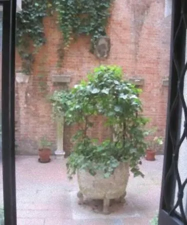 Ca Savelli Apartment